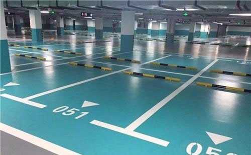 白朗白朗环氧地坪中涂：构筑坚固地面的关键环节